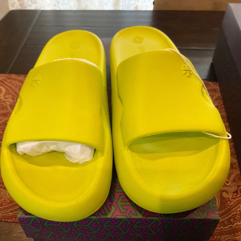 tory burch shower slide-eva sandals in lime BNIB,MSRP$158